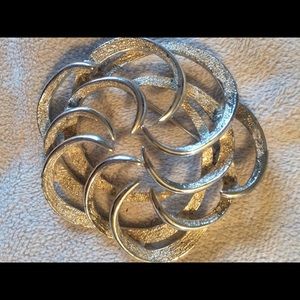 SARA COVENTRY Brooch Stunning